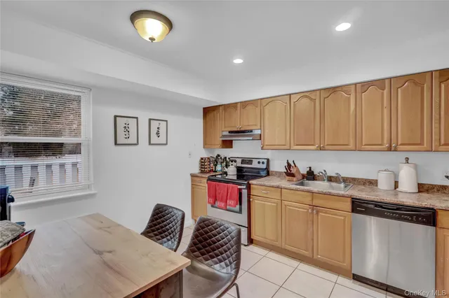 $4,500 | 64 Eileen Avenue, Plainview, NY 11803