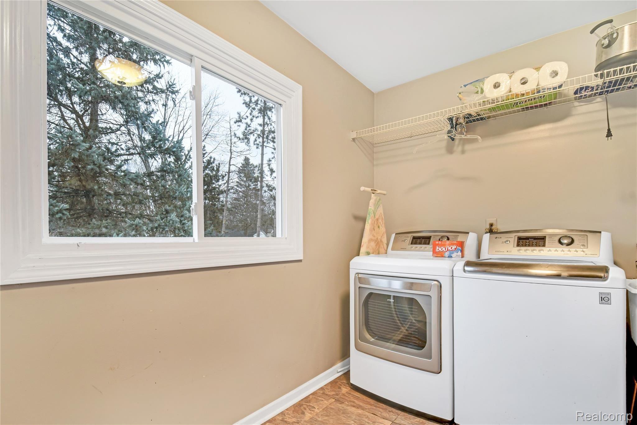 3753 Covert Road Waterford, MI 48328 - Photo 14 of 17 DSC_9776.jpg