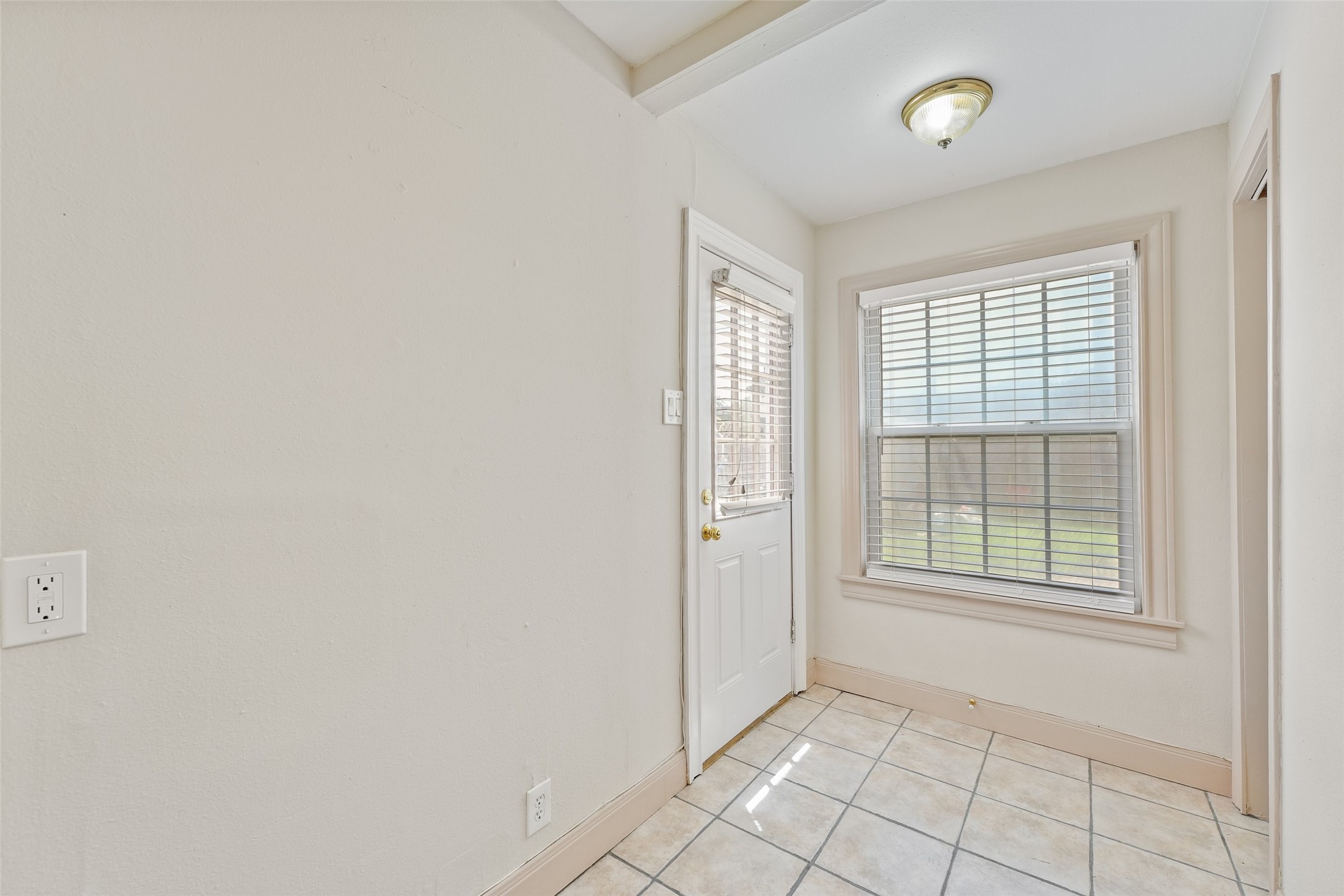 1637 Castle Court Houston, TX 77006 - Photo 12 of 14