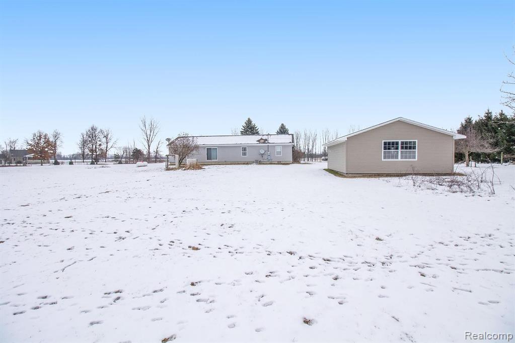 12098 South Reed Road Byron, MI 48418 - Photo 5 of 28