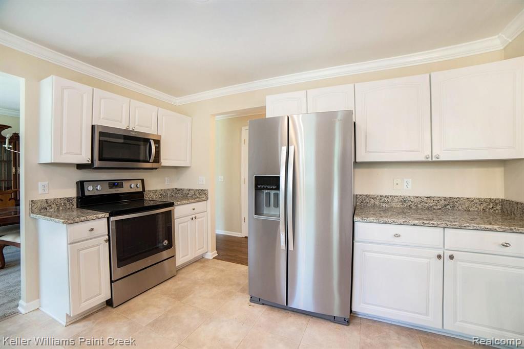 2741 Forest View Court Rochester Hills, MI 48307 - Photo 27 of 56