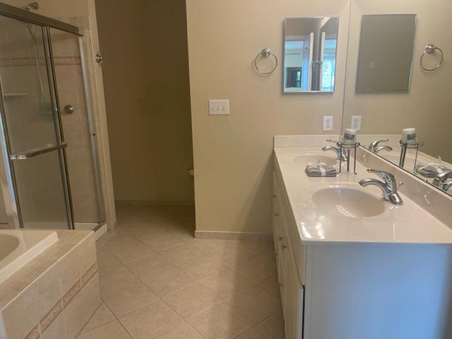 11 Tree Swallow Drive Princeton, NJ 08540 - Photo 13 of 29 a bathroom with a sink and a mirror