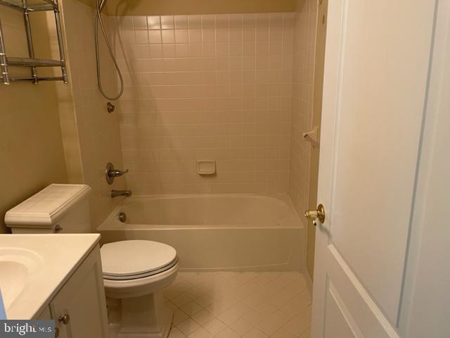 11 Tree Swallow Drive Princeton, NJ 08540 - Photo 15 of 29 a bathroom with a toilet a sink and shower