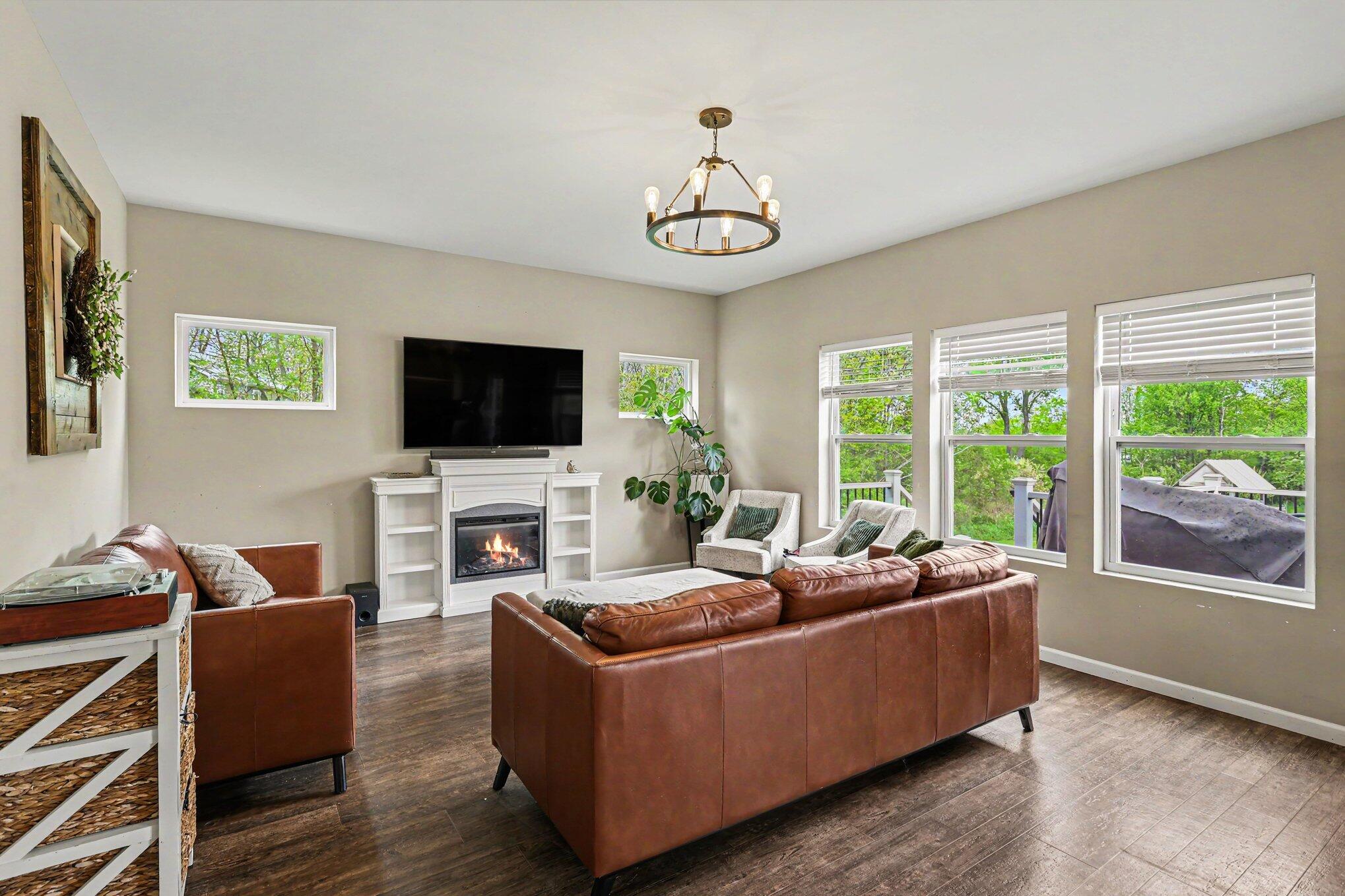 5540 Radiant Avenue Howell, MI 48855 - Photo 5 of 25 006_file_5501