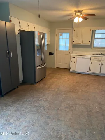 $1,200 | 1617 School Street, Tunica, MS 38676