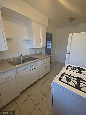 $1,175 | 656 Cleveland Avenue South, Unit 4, St. Paul, MN 55116