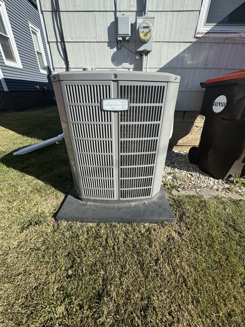 219 South Jackson Street Clinton, IL 61727 - Photo 3 of 50