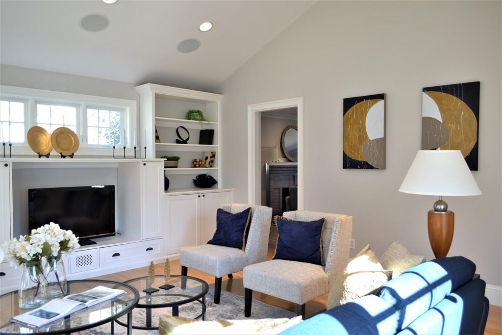 296 Russett Road Brookline, MA 02467 - Photo 5 of 29