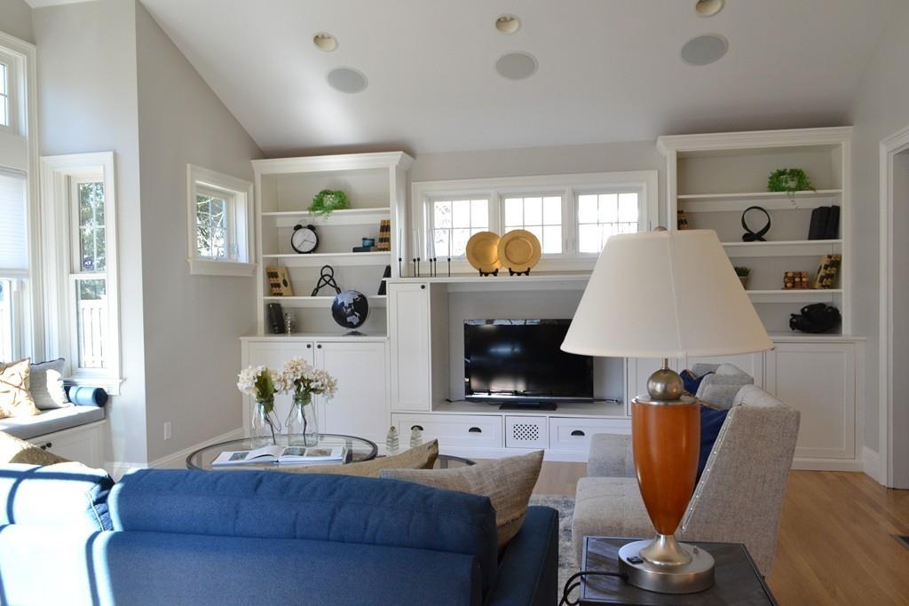 296 Russett Road Brookline, MA 02467 - Photo 6 of 29