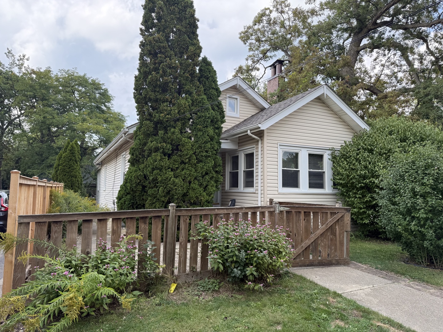 979 Vine Street Winnetka, IL 60093 - Photo 1 of 35