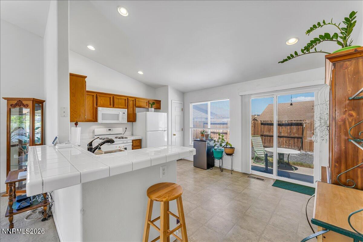 2202 Ellice Way Fernley, NV 89408 - Photo 8 of 22 09-2202 Ellice Wy Fernley NV 89408 (9 of
