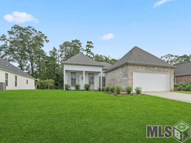 $298,500 | 10365 Fountain Lane, Denham Springs, LA 70726