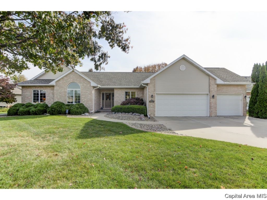 3100 Wildcat Point Springfield, IL 62711 - Photo 1 of 35