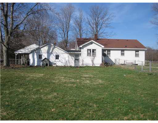 54728 Pear Road South Bend, IN 46628 - Photo 1 of 4