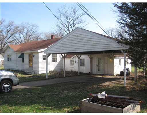 54728 Pear Road South Bend, IN 46628 - Photo 2 of 4