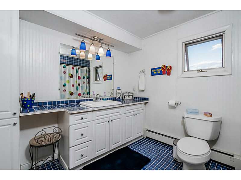 110 Wendell Road Warwick, RI 02888 - Photo 18 of 25 Bathroom.