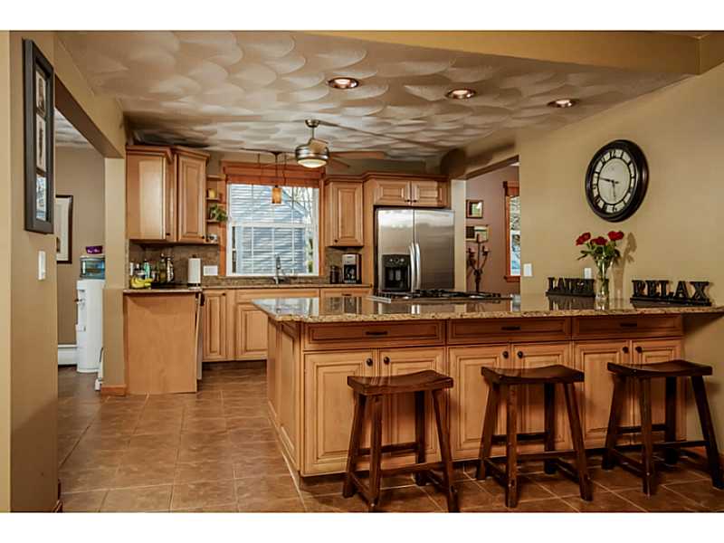 110 Wendell Road Warwick, RI 02888 - Photo 3 of 25 Kitchen.