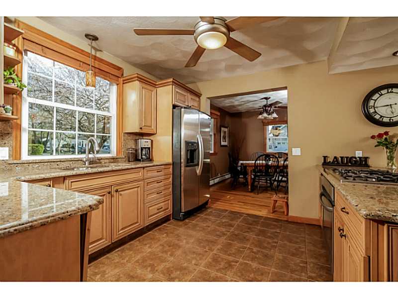 110 Wendell Road Warwick, RI 02888 - Photo 5 of 25 Kitchen.