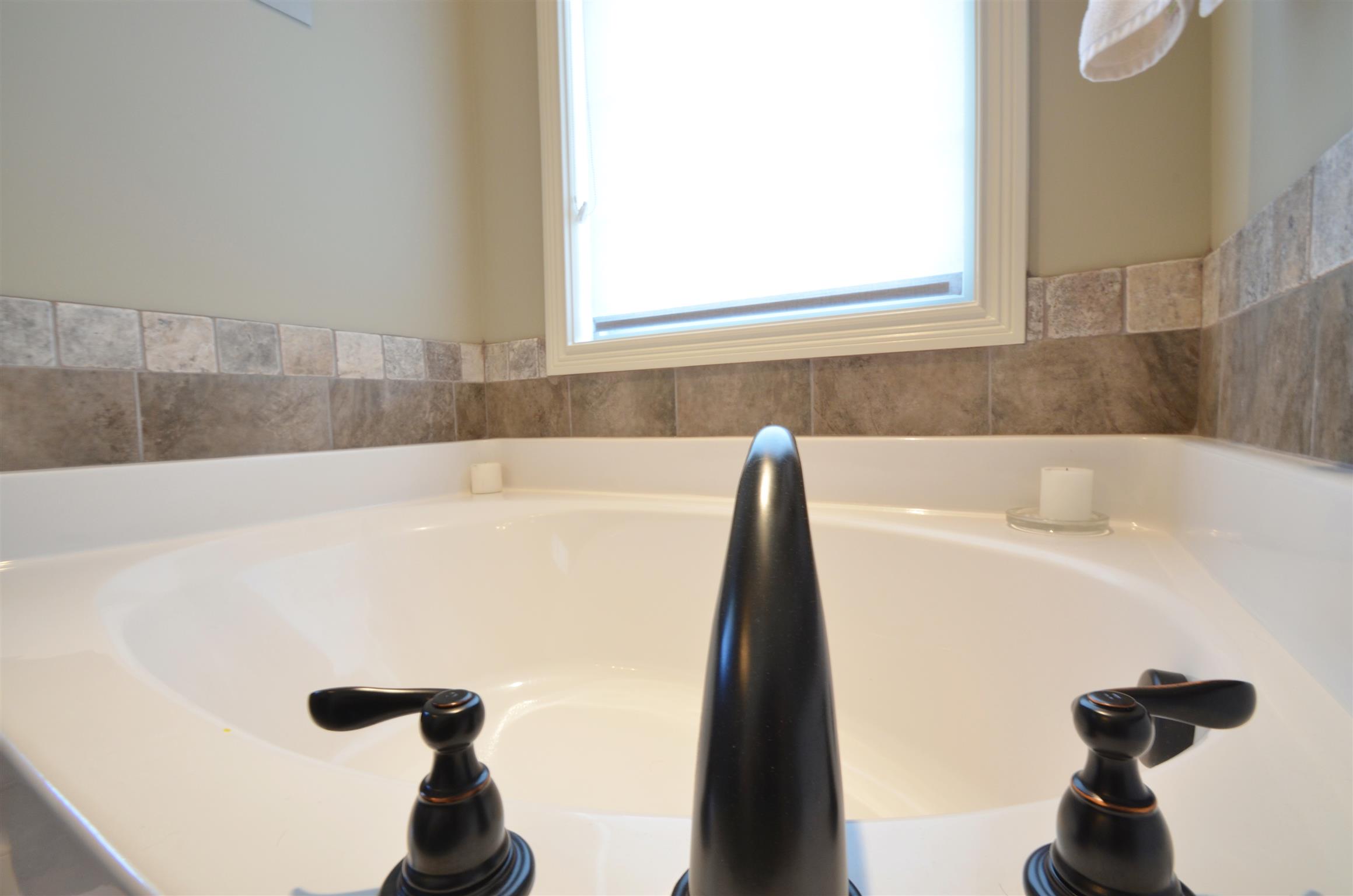 202 Monroe Way Lebanon, TN 37087 - Photo 12 of 26 Soak your troubles away