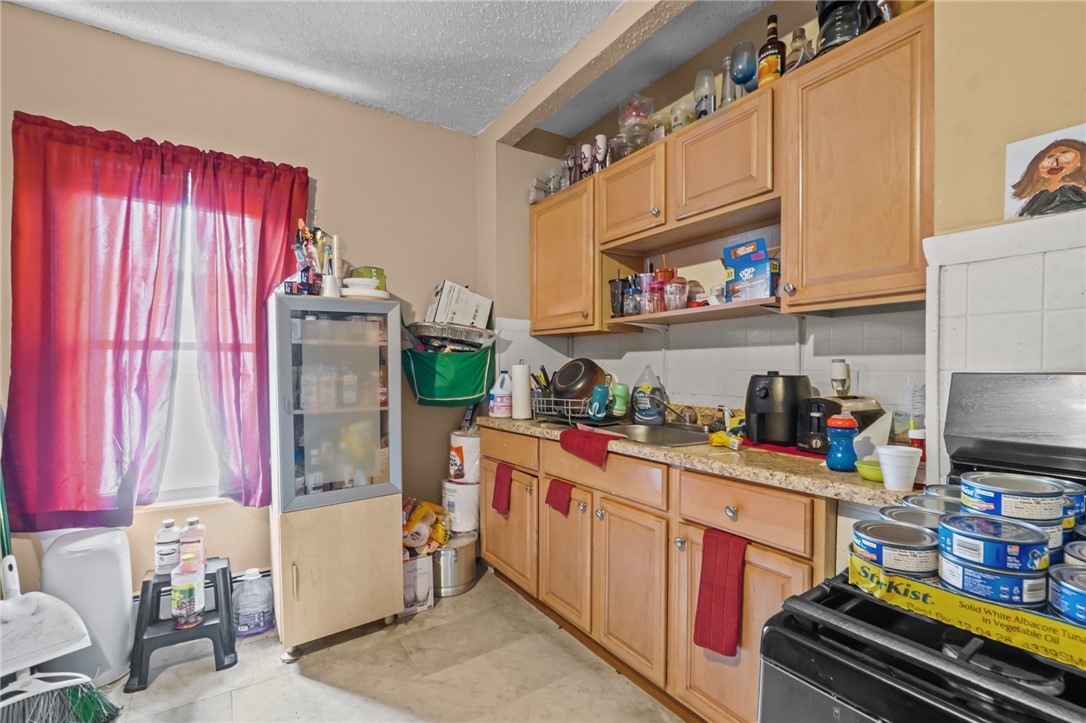 76 Slater Street Pawtucket, RI 02860 - Photo 21 of 46