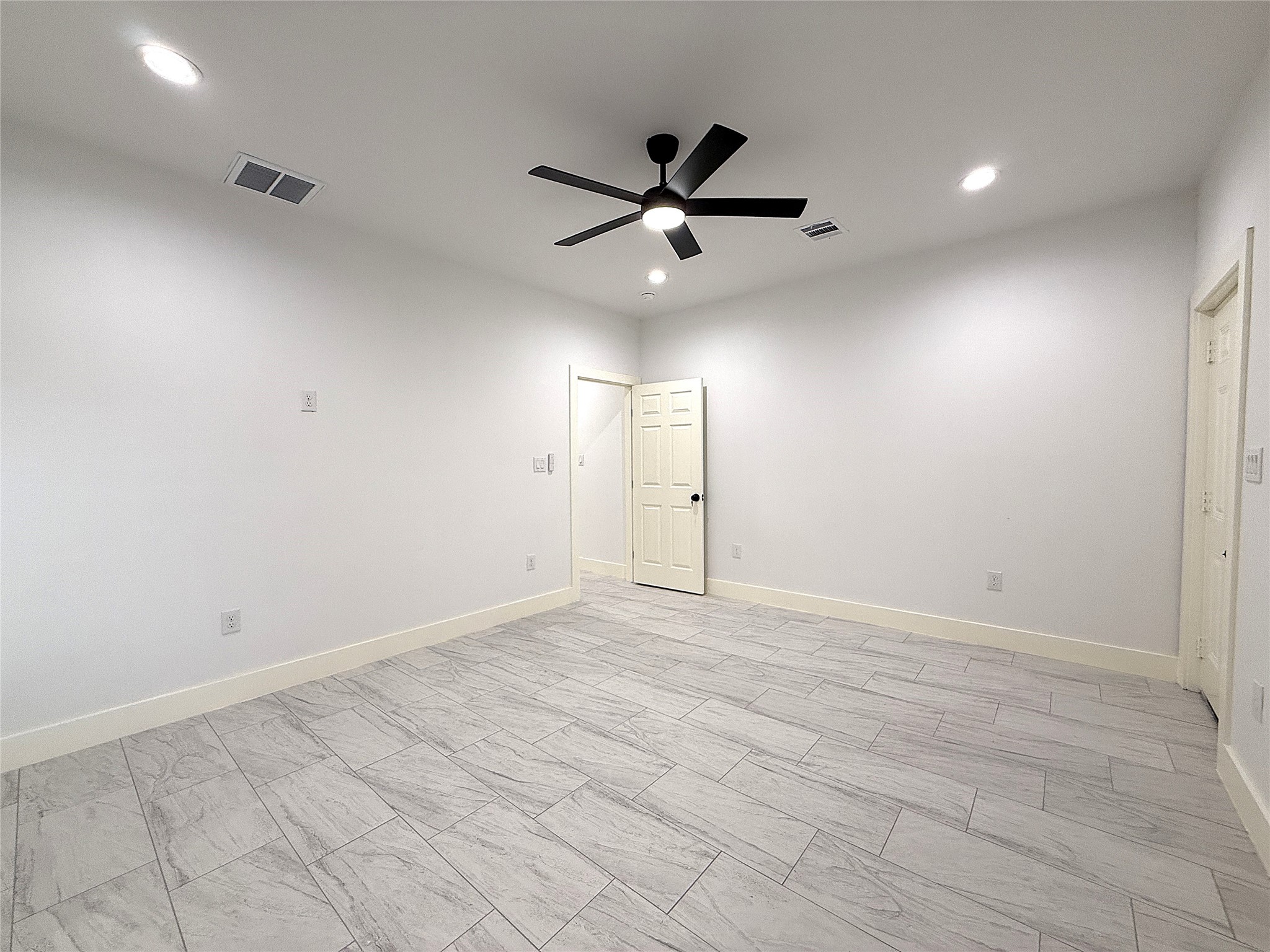 6708 Conley Street, Unit A Houston, TX 77021 - Photo 15 of 24 Primary bedroom