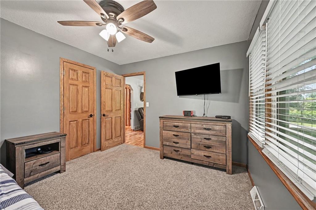 11633 O'Brian Road Southeast Easton, MO 64443 - Photo 10 of 26