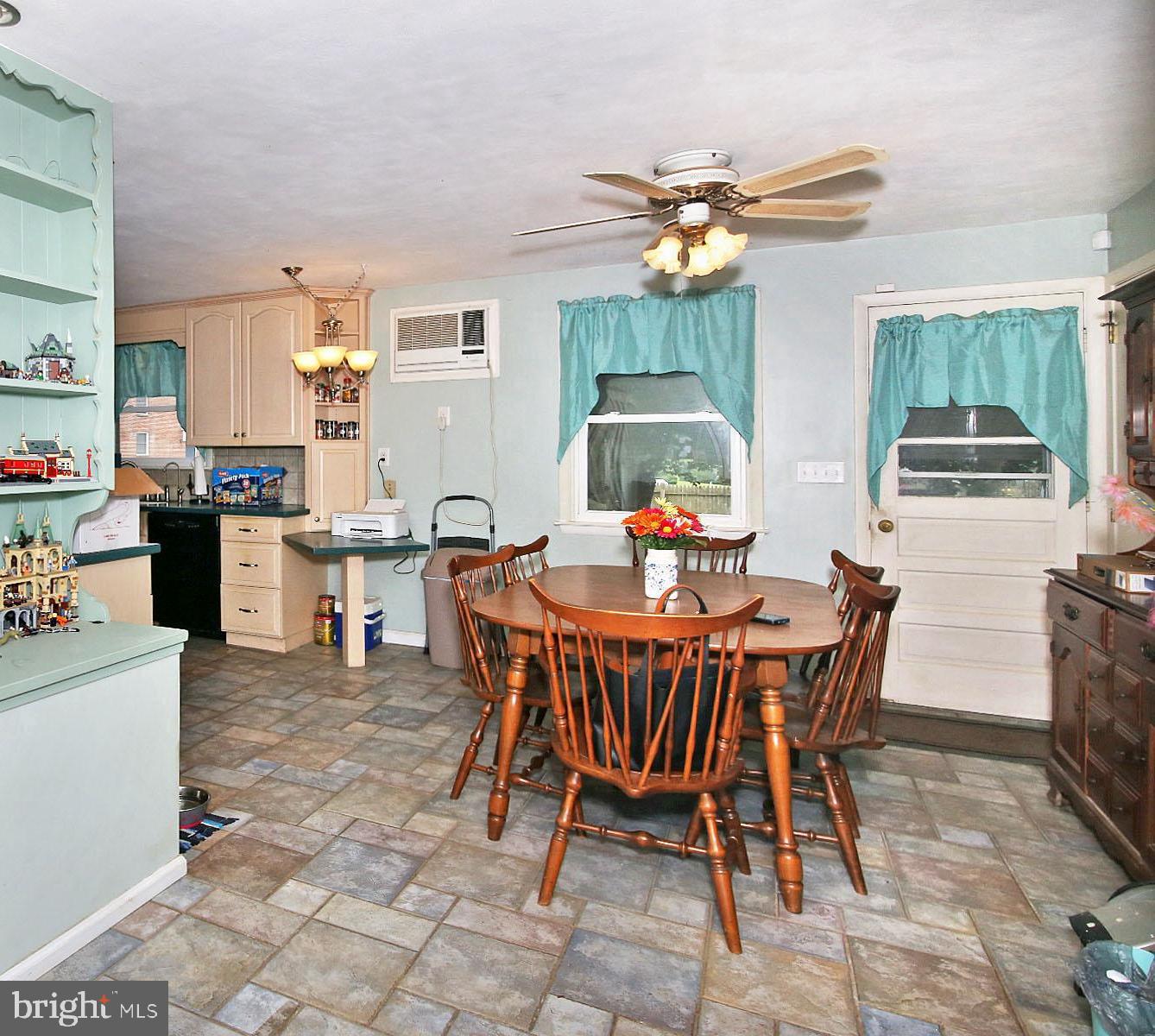 421 Hilltop Road Myerstown, PA 17067 - Photo 9 of 41 Gallery Image 9