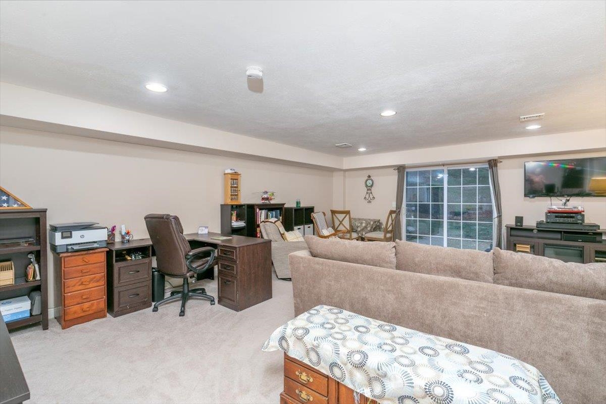 40 Cricket Hill Road East Kingston, NH 03827 - Photo 29 of 46