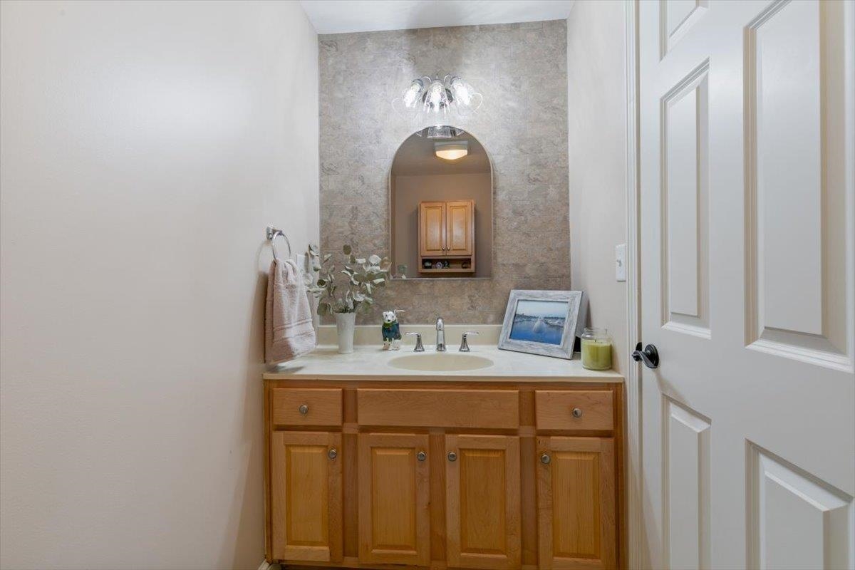 40 Cricket Hill Road East Kingston, NH 03827 - Photo 33 of 46