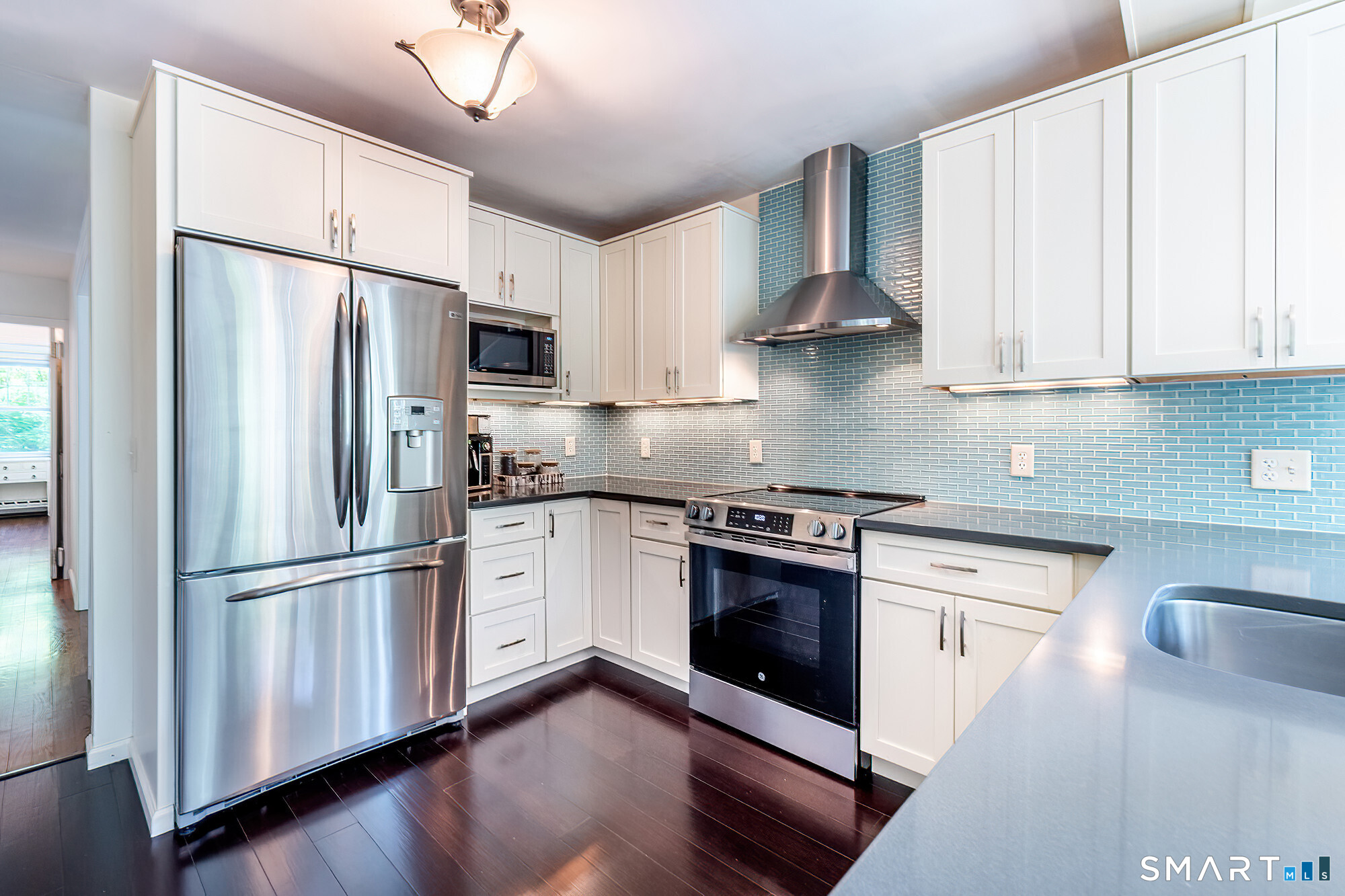 10 Birch Lane Ridgefield, CT 06877 - Photo 4 of 36