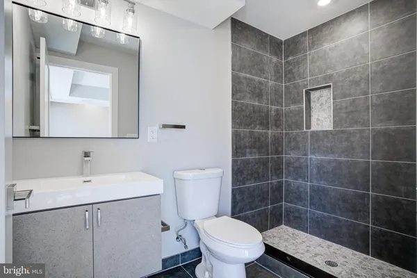 $949,900 | 540 South 52nd Street, Philadelphia, PA 19143