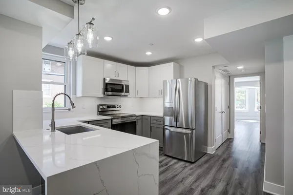 $949,900 | 540 South 52nd Street, Philadelphia, PA 19143