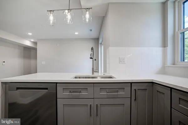 $949,900 | 540 South 52nd Street, Philadelphia, PA 19143