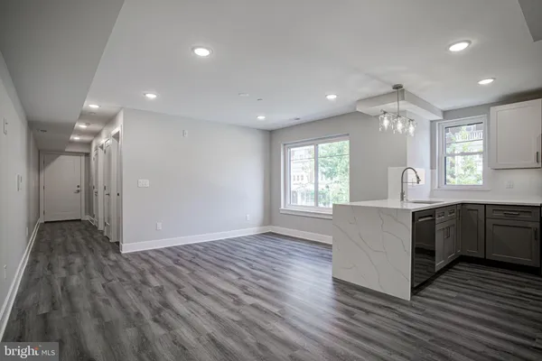 $949,900 | 540 South 52nd Street, Philadelphia, PA 19143