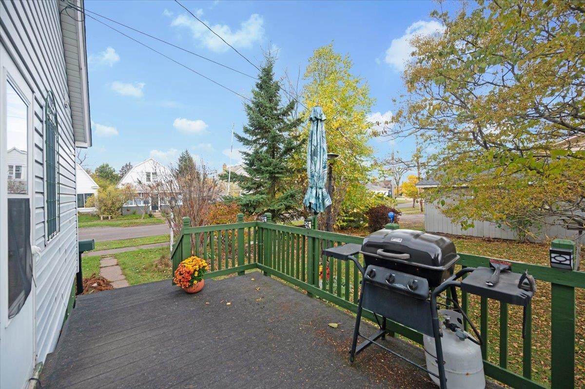 2302 Banks Avenue Superior, WI 54880 - Photo 4 of 16