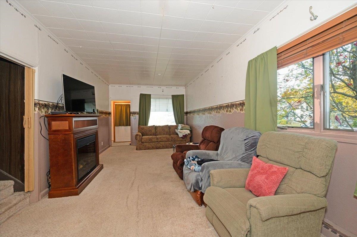 2302 Banks Avenue Superior, WI 54880 - Photo 5 of 16