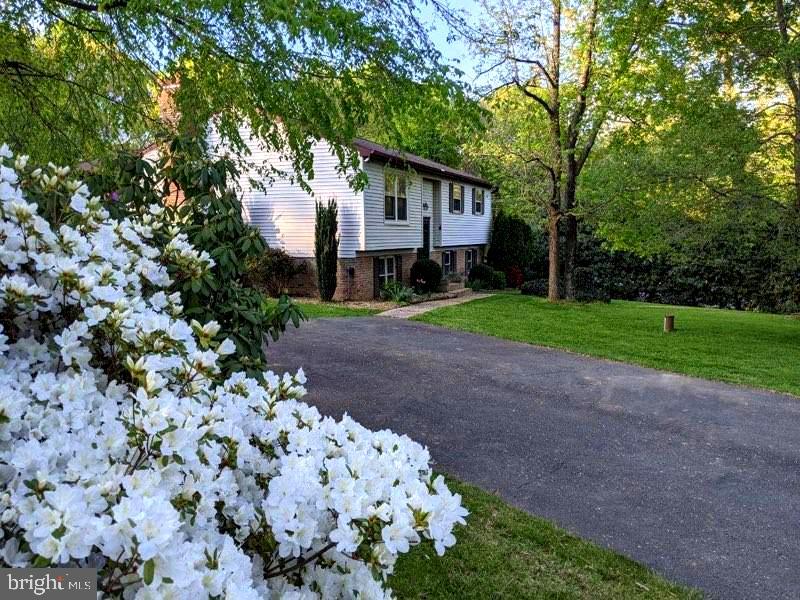9090 Keyser Road Nokesville, VA 20181 - Photo 4 of 55 Welcome to Springtime at 9090 Keyser Road