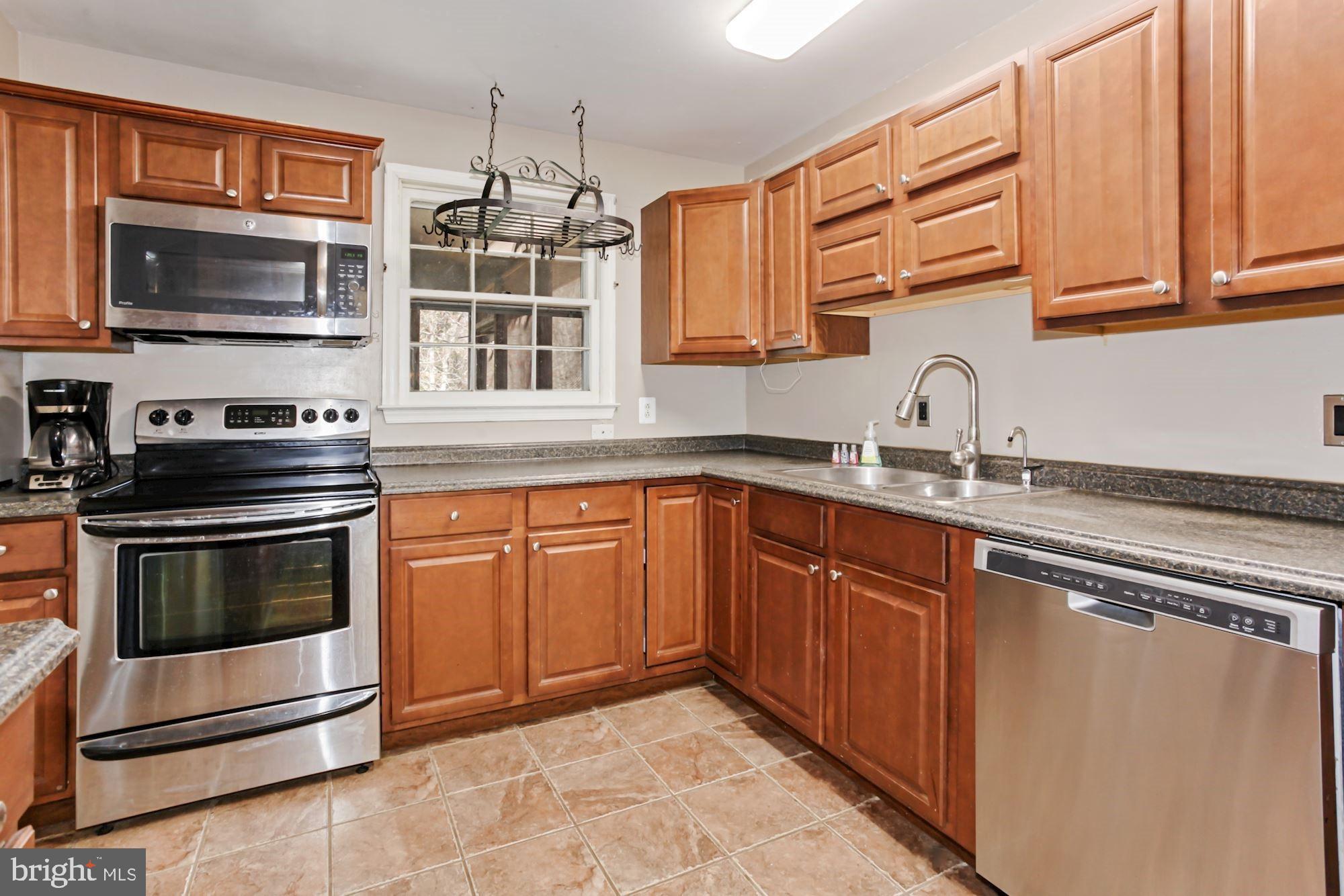9090 Keyser Road Nokesville, VA 20181 - Photo 10 of 55 Gallery Image 10