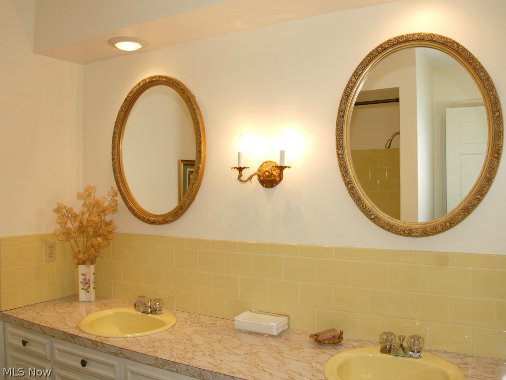 2469 Stockbridge Road Akron, OH 44313 - Photo 17 of 25