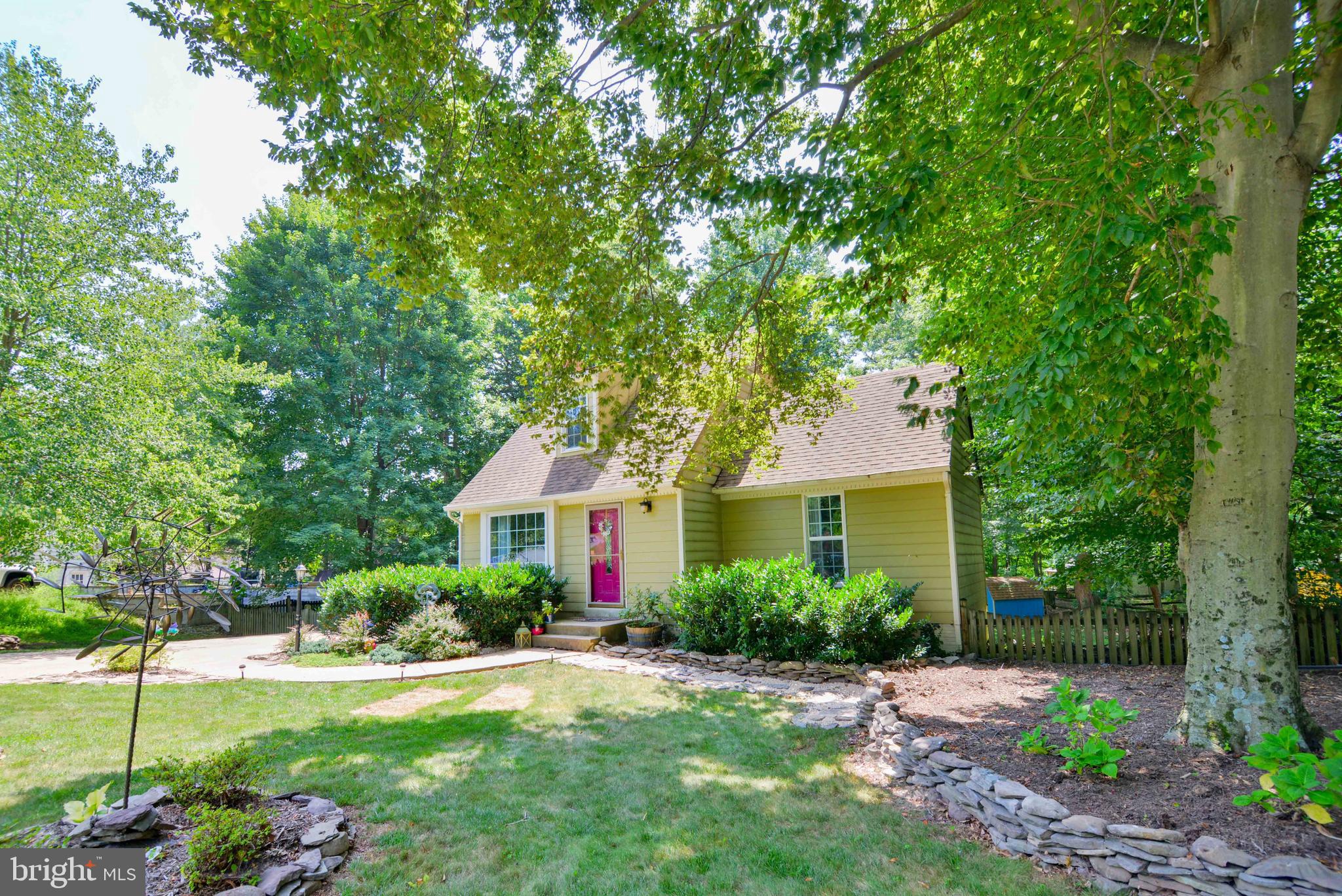 3803 Pippins Place Point of Rocks, MD 21777 - Photo 4 of 32 Lots of curb appeal!