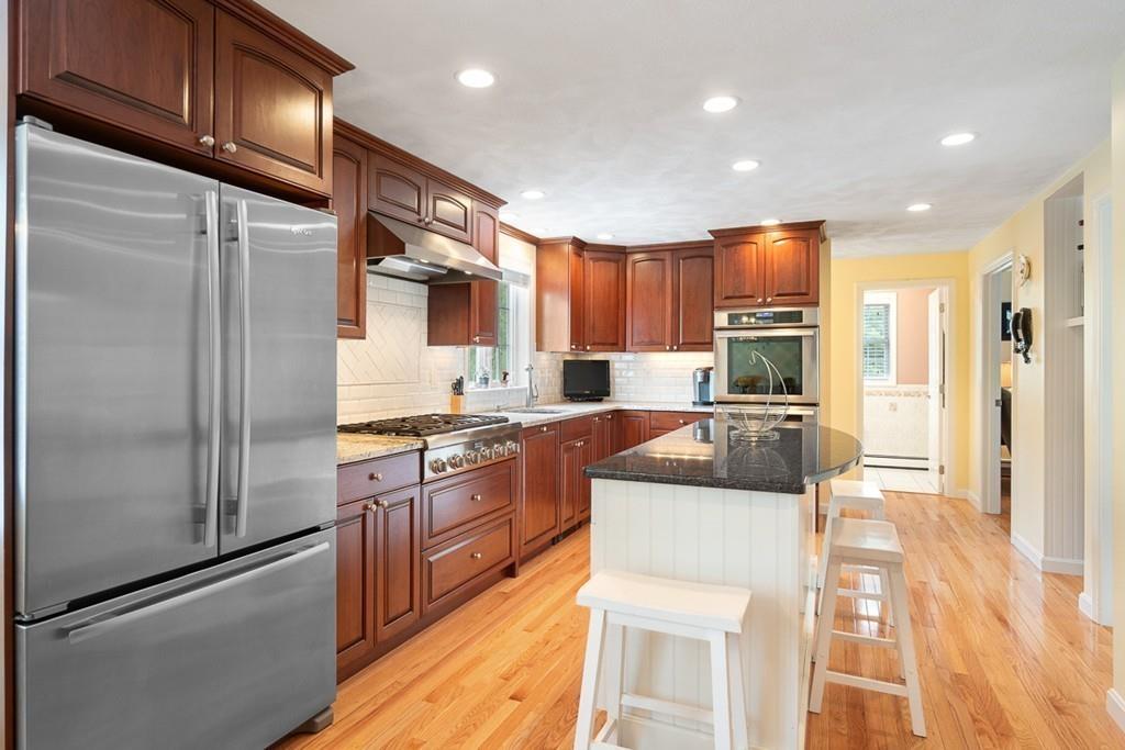 54 Harjean Road Billerica, MA 01821 - Photo 8 of 41