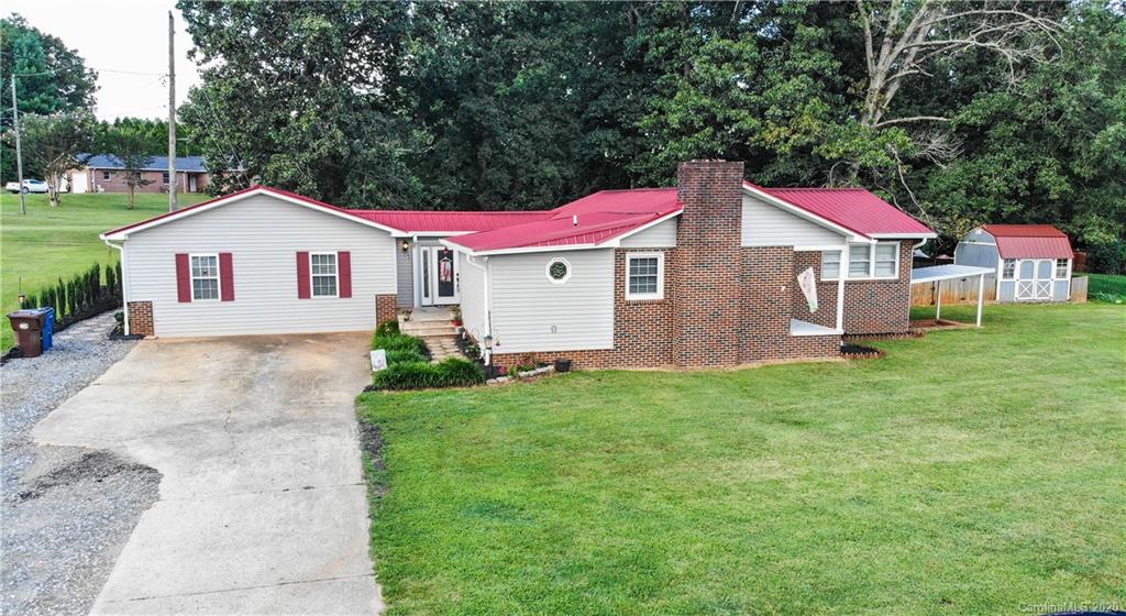 1694 Falls Road Valdese, NC 28690 - Photo 1 of 20 Gallery Image 1
