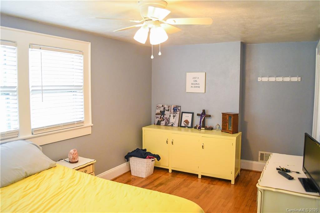 1694 Falls Road Valdese, NC 28690 - Photo 16 of 20 Gallery Image 16