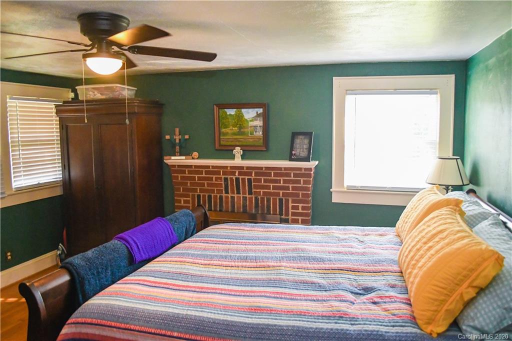 1694 Falls Road Valdese, NC 28690 - Photo 18 of 20 Gallery Image 18