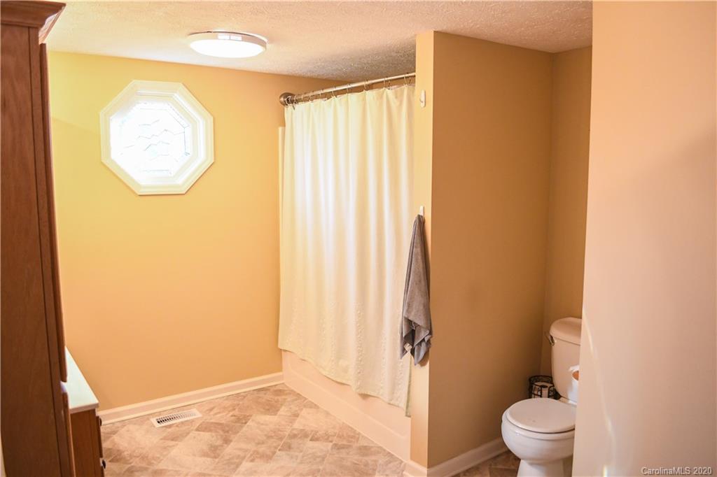 1694 Falls Road Valdese, NC 28690 - Photo 19 of 20 Gallery Image 19