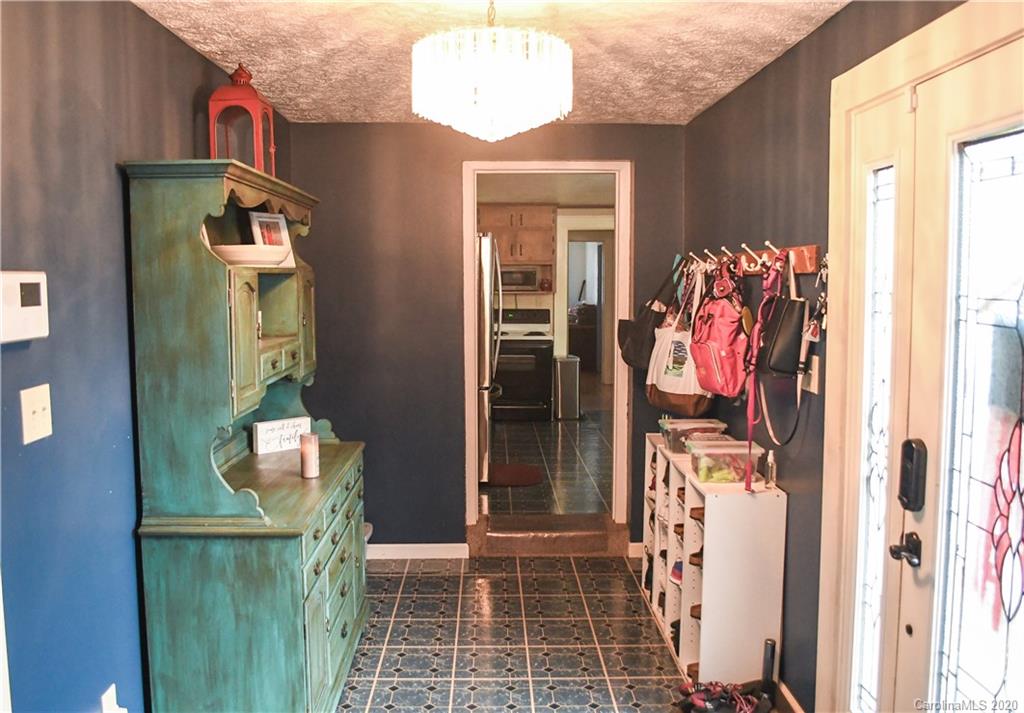 1694 Falls Road Valdese, NC 28690 - Photo 8 of 20 Gallery Image 8