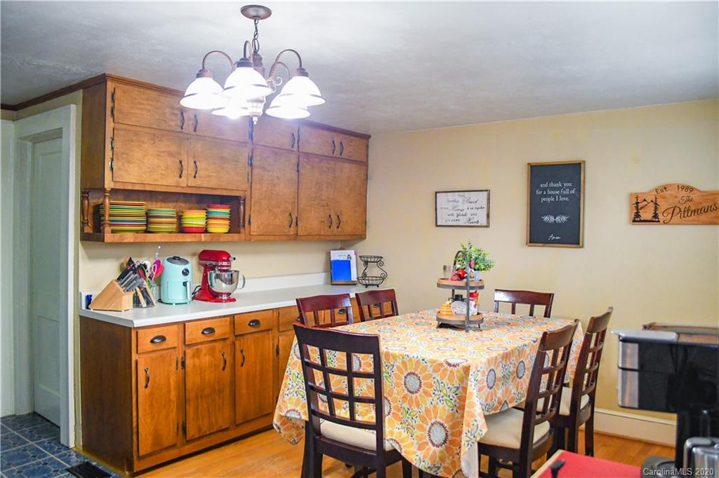 1694 Falls Road Valdese, NC 28690 - Photo 9 of 20 Gallery Image 9