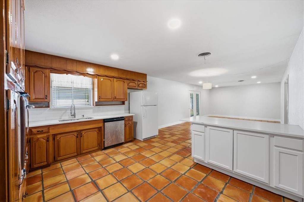6920 Valhalla Road Fort Worth, TX 76116 - Photo 15 of 27