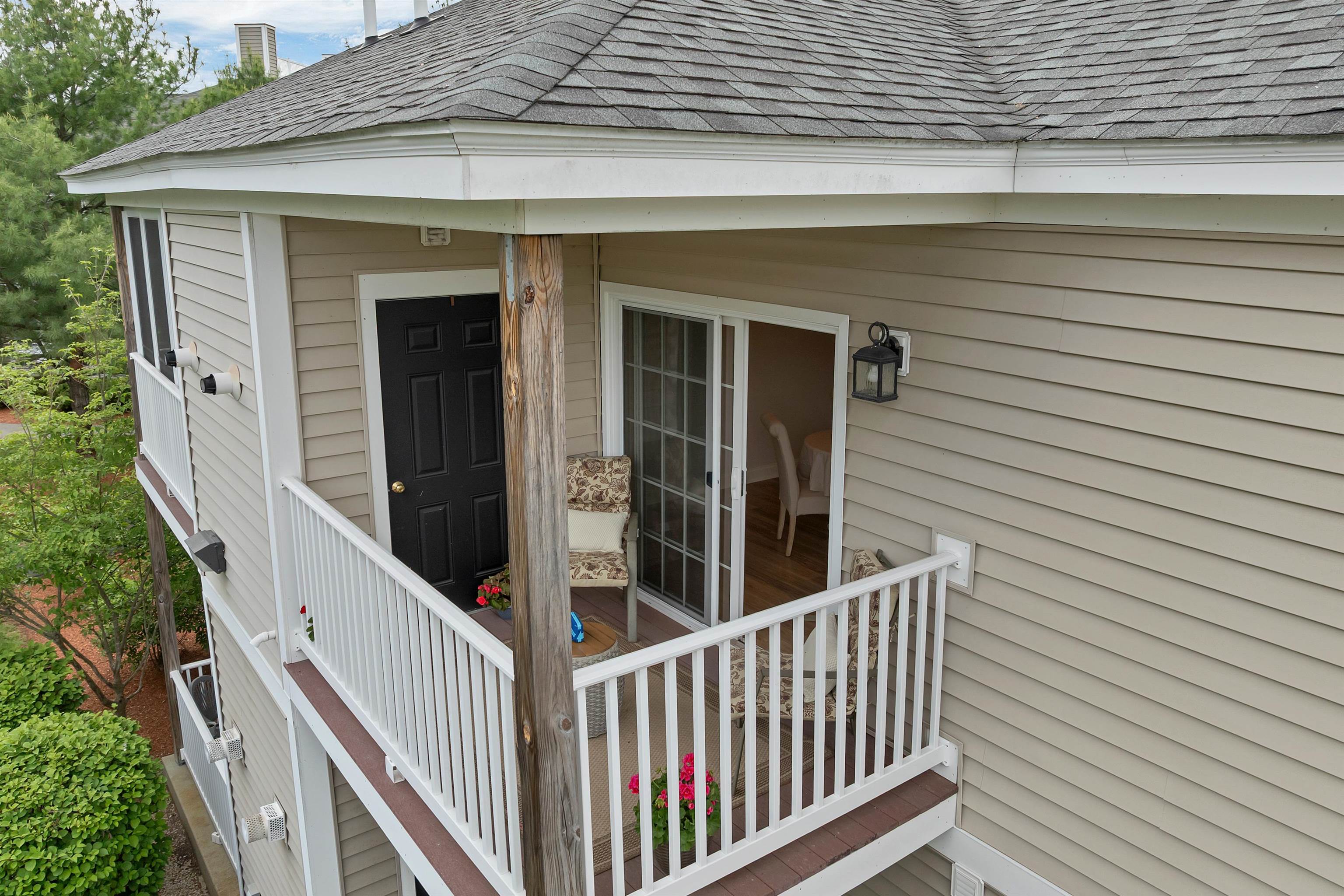 17 Roundabout Way, Unit 5 Manchester, NH 03102 - Photo 5 of 57