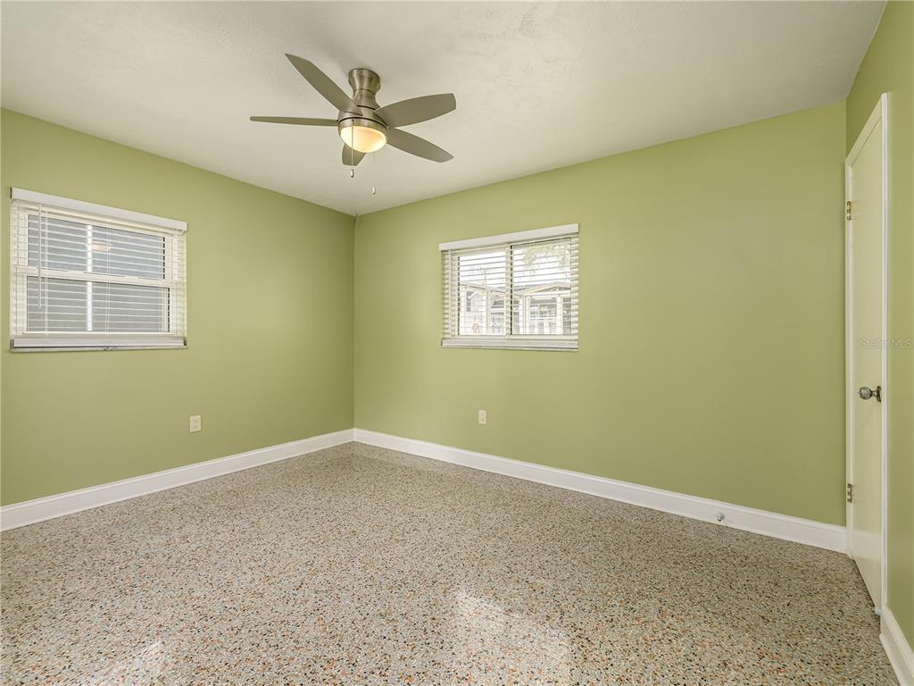 907 Hillside Terrace Brandon, FL 33511 - Photo 21 of 35 an empty room with a window
